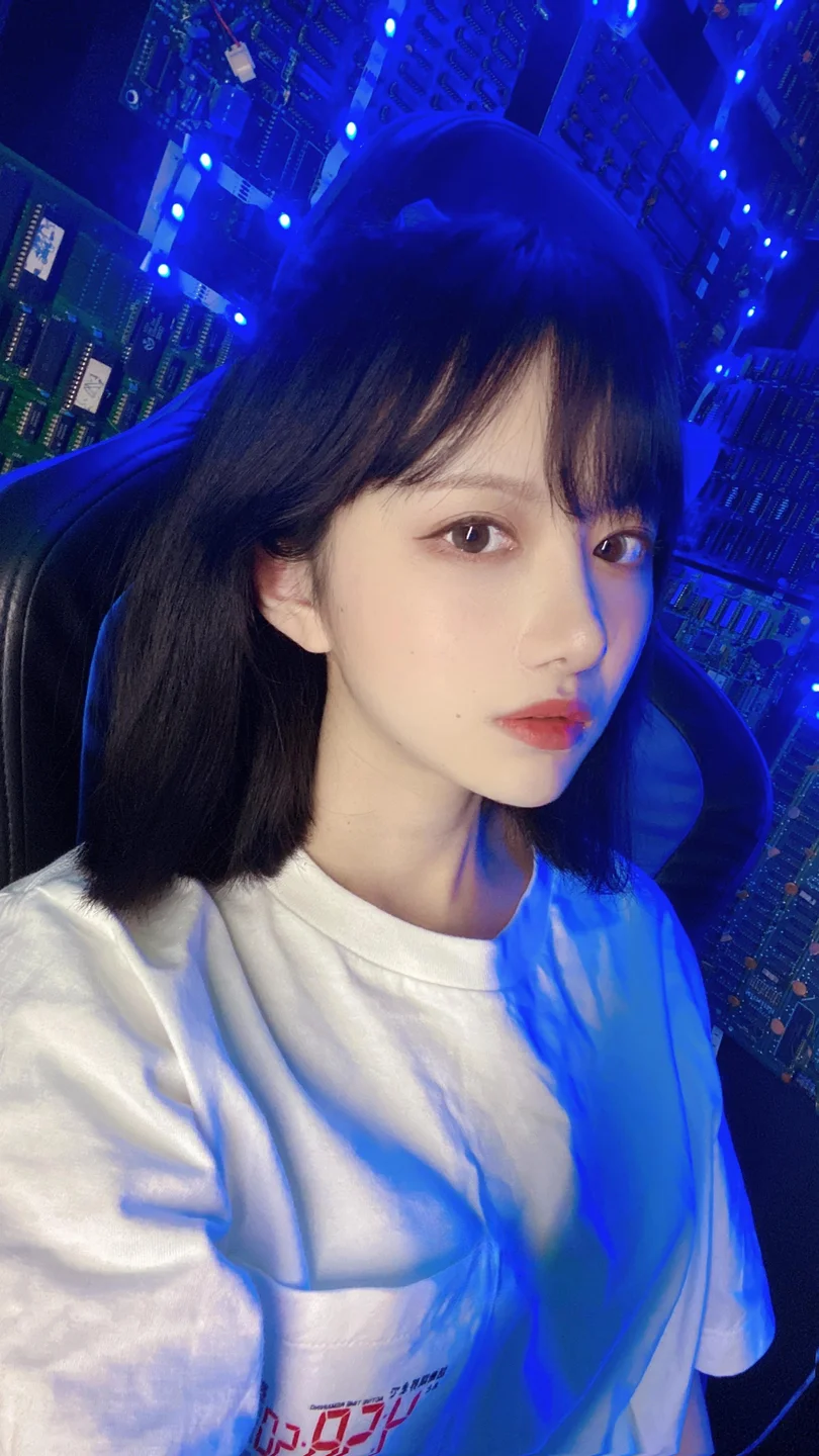 Shika小鹿鹿 - 莎拉自拍集 [30P-98MB] tg@simisebaisi 【丝足阁】030.webp